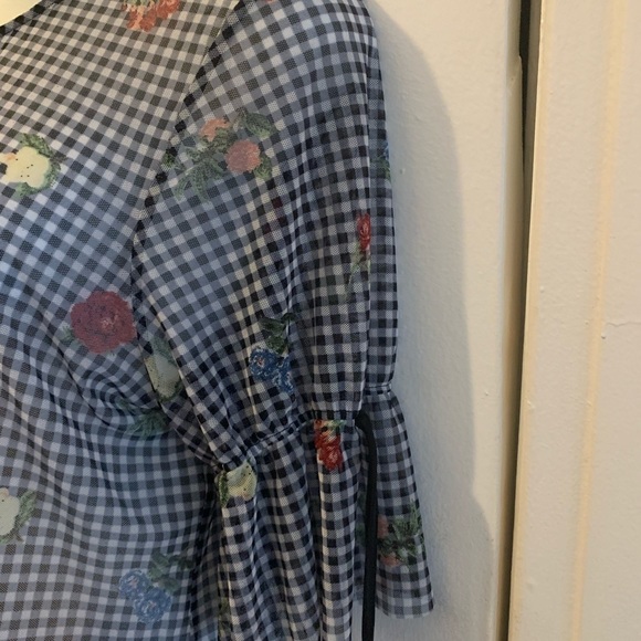 Spring Refresh floral mesh top size 2X - Picture 4 of 8